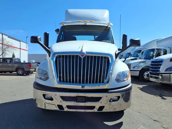 2019 NAVISTAR INTERNATIONAL LT625 DAYCAB T/A
