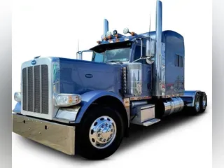 2023 Peterbilt 389