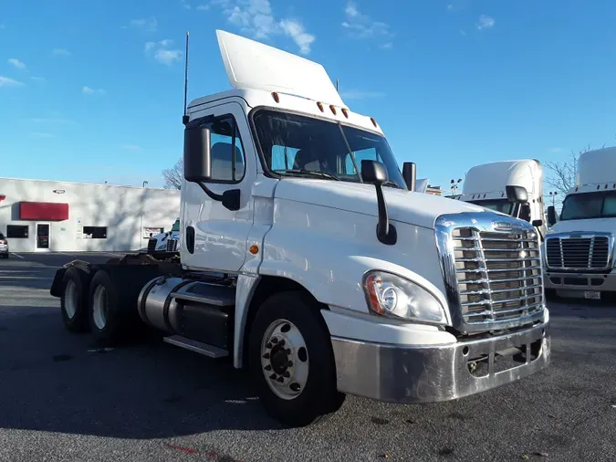 2018 FREIGHTLINER/MERCEDES CASCADIA 125