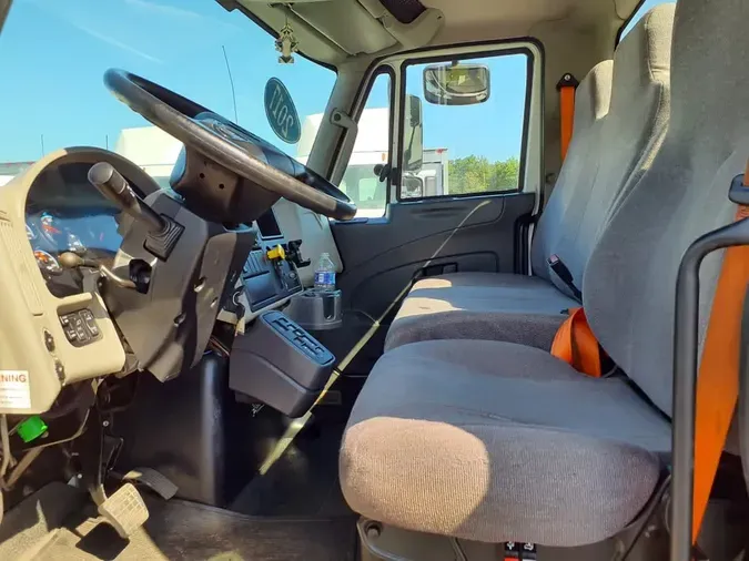 2017 NAVISTAR INTERNATIONAL 4300