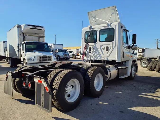 2016 FREIGHTLINER/MERCEDES CASCADIA 125