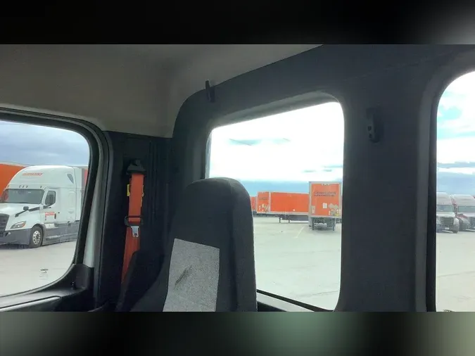 2019 Freightliner Cascadia 1268aedbe8897ea1e9411eb939a9a9a9cc4