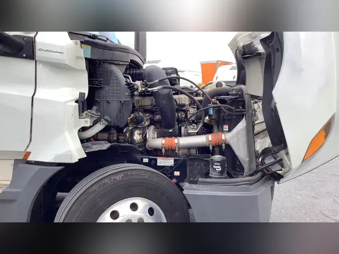 2022 Freightliner Cascadia 126