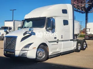 2023 VOLVO VNL64T760