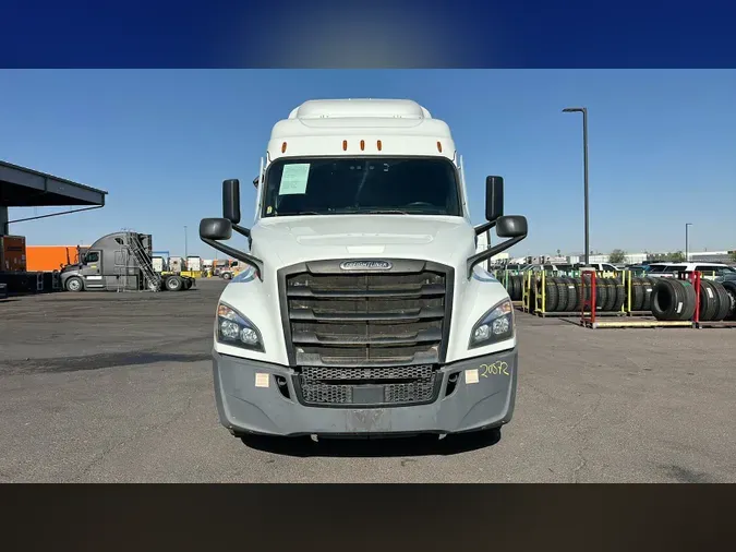 2021 Freightliner Cascadia 126