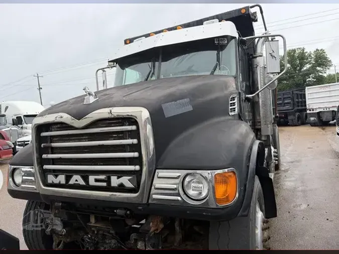 2003 MACK GRANITE CV713