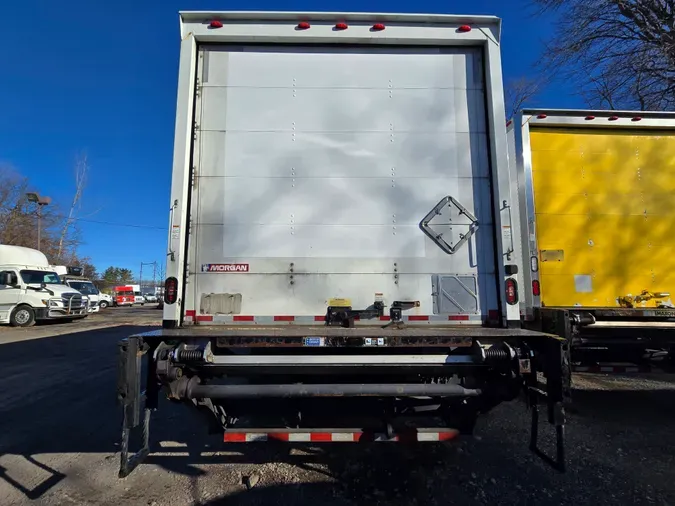 2017 FREIGHTLINER/MERCEDES M2 106