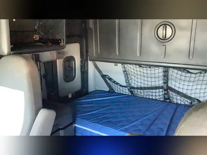 2021 Freightliner Cascadia 126