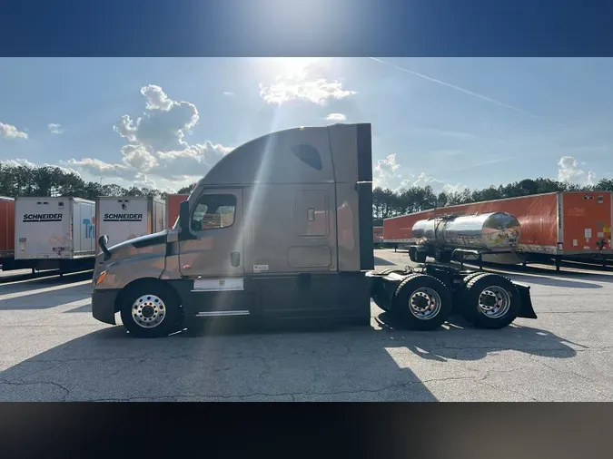 2021 Freightliner Cascadia