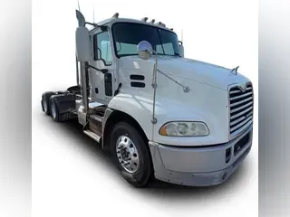 2014 Mack Pinnacle