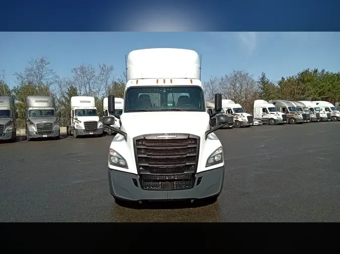 2019 Freightliner Cascadia 126