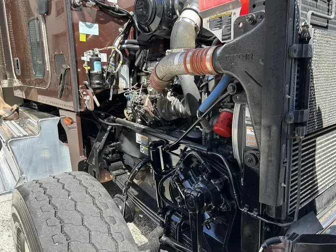 2019 Peterbilt 365