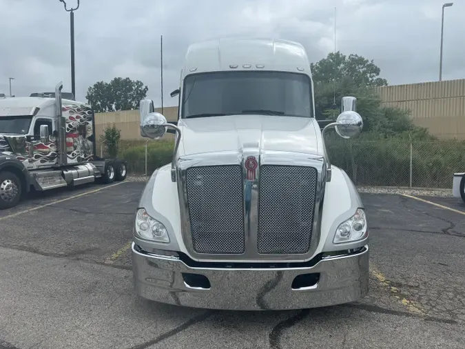 2022 Kenworth T680