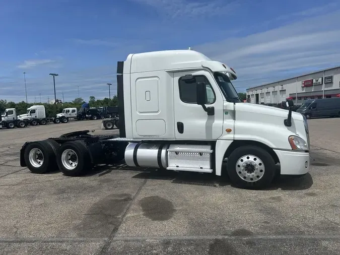 2016 Freightliner Cascadia8b01059333a3f7769aa3efac4db3965c
