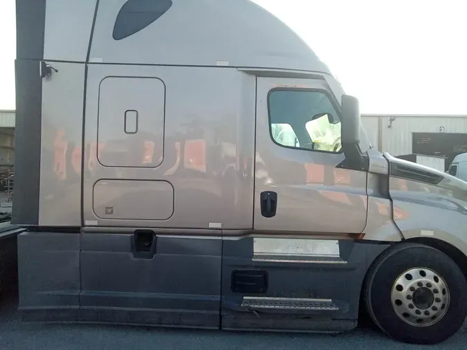2023 Freightliner Cascadia 126