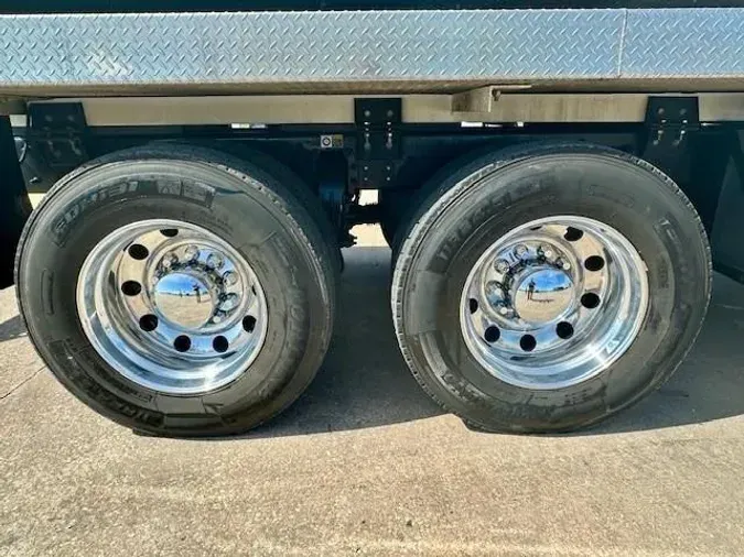 2024 Peterbilt 548