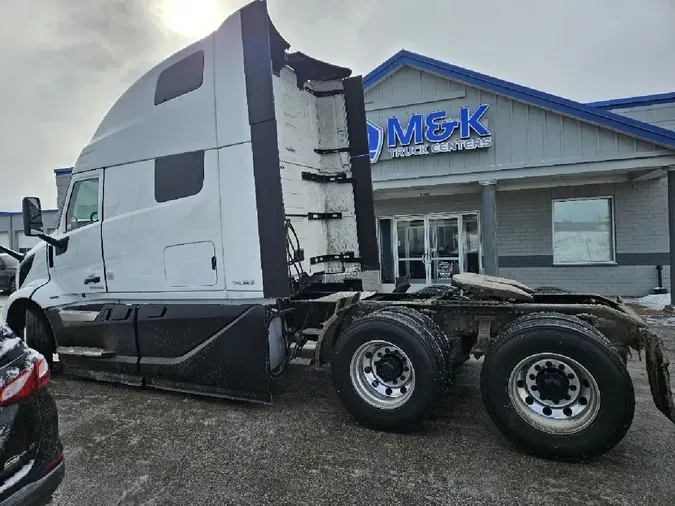 2025 VOLVO VNL64T860