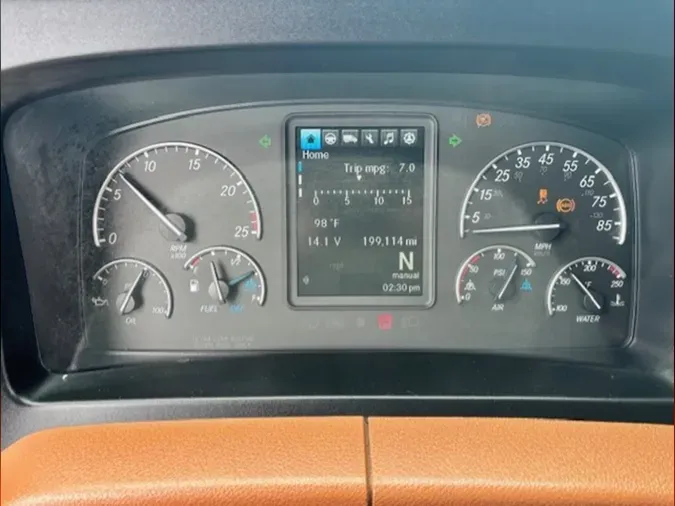 2022 Freightliner Cascadia 126
