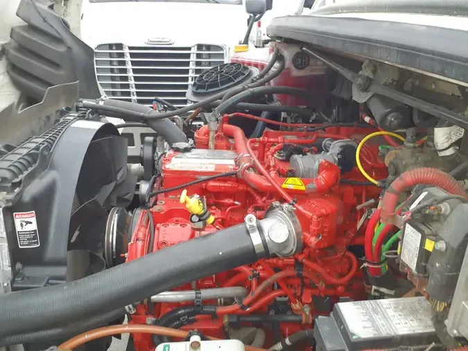 2022 FREIGHTLINER/MERCEDES M2 106
