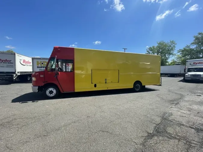 2017 FRTLR CUSTOM CHASSIS CORP MT-55 WALK-IN