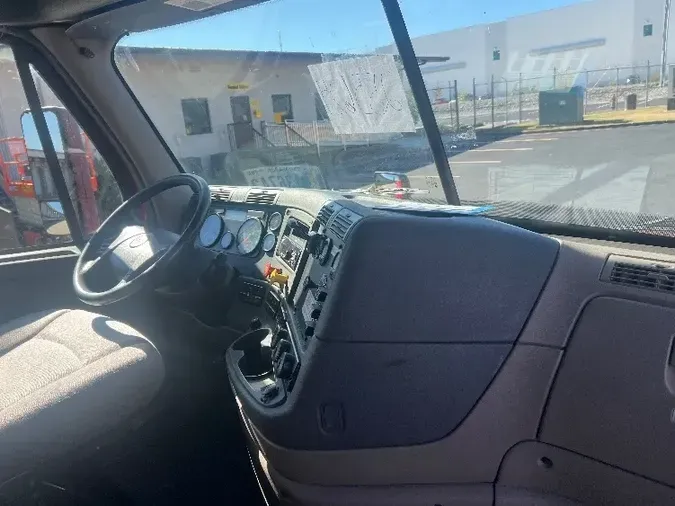 2019 Freightliner X12564ST