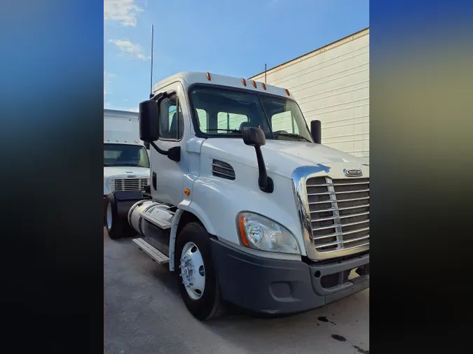 2016 FREIGHTLINER/MERCEDES CASCADIA 113