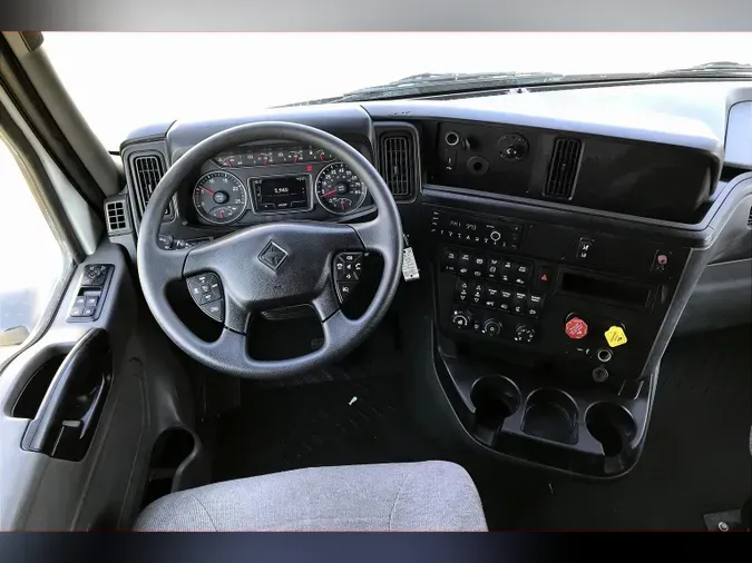 2023 INT LT625 6x4