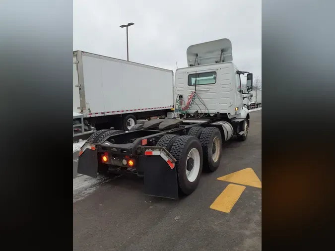 2019 VOLVO VNL64T-300