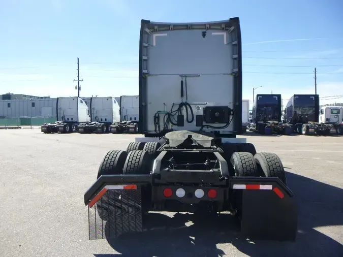 2023 Kenworth T680