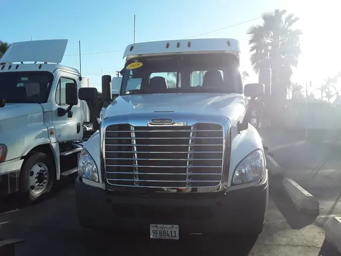 2019 FREIGHTLINER/MERCEDES CASCADIA 125