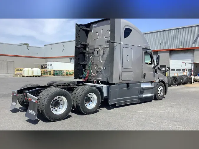2024 Freightliner Cascadia