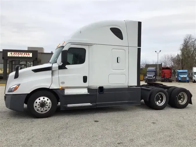 2021 FREIGHTLINER CA126