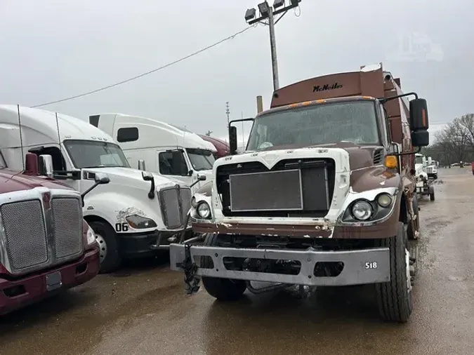 2011 INTERNATIONAL WORKSTAR 7400