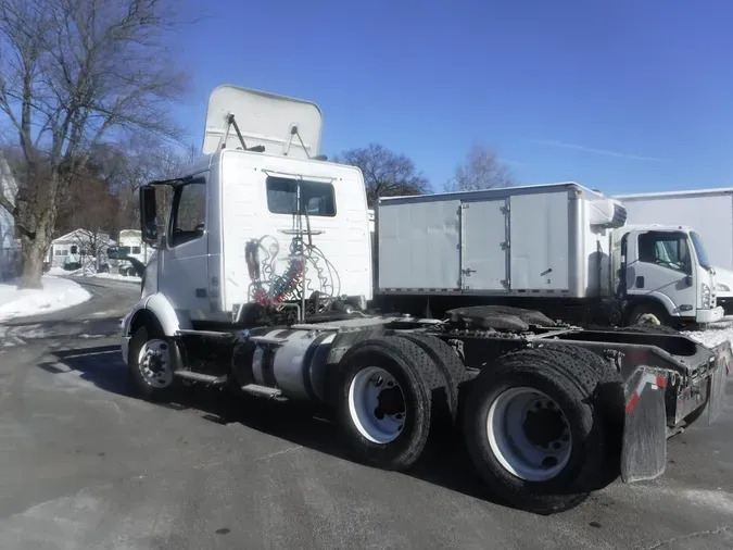 2019 VOLVO VNL