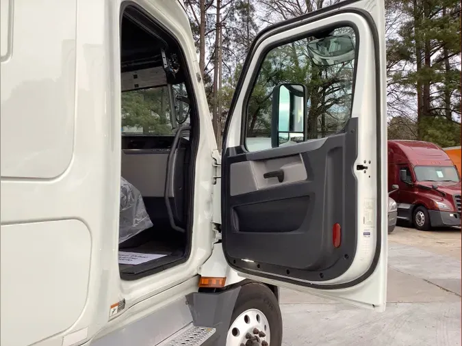 2020 Freightliner Cascadia