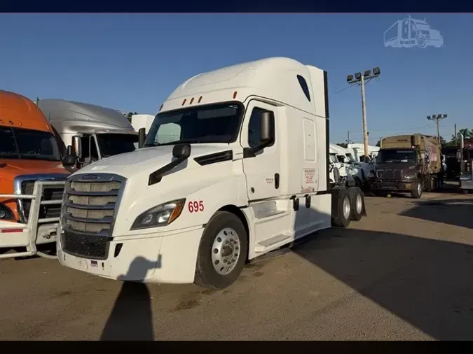 2019 FREIGHTLINER CASCADIA 1268b28a4ee901a0bfae6ea4ff8cfe899cd