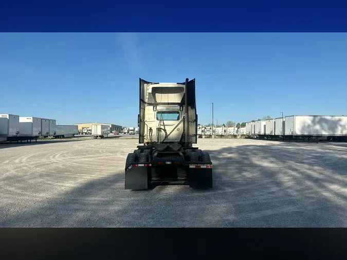 2016 Volvo VNL300