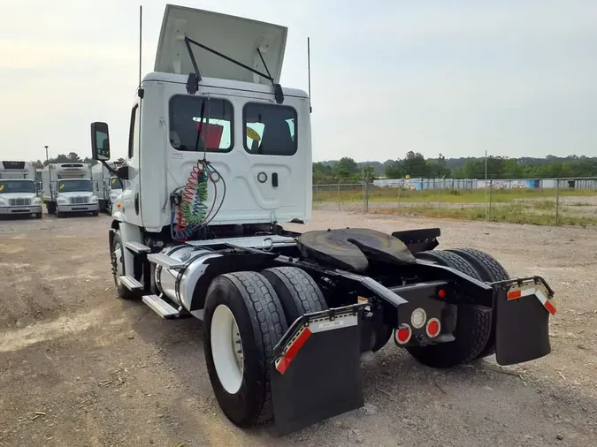 2020 FREIGHTLINER/MERCEDES CASCADIA 113