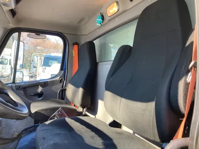 2017 FREIGHTLINER/MERCEDES M2 106