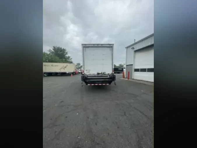 2018 FREIGHTLINER M2 106