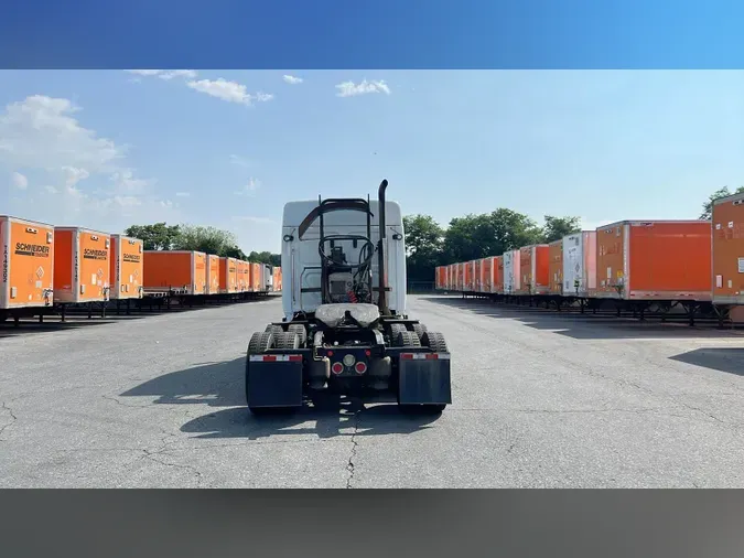 2020 Freightliner Cascadia 126