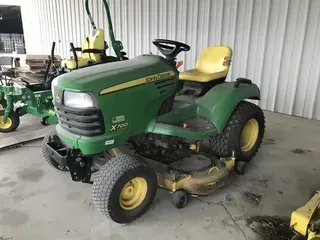 2009 John Deere X700
