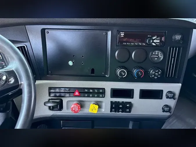 2020 FREIGHTLINER CA116