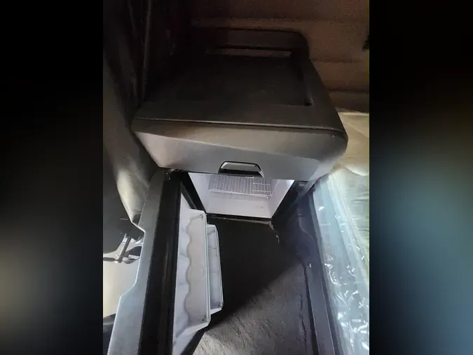 2023 FREIGHTLINER Cascadia 126
