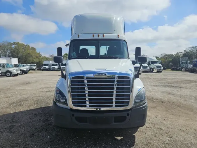2016 FREIGHTLINER/MERCEDES CASCADIA 1258b3d39e443a86c8f2474e10eff6252ae