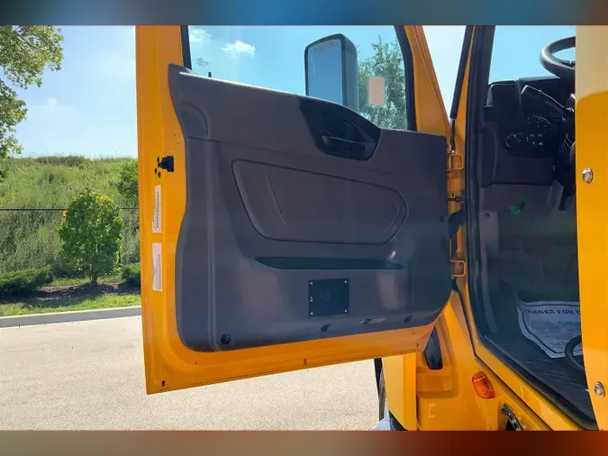 2019 INT LT625 6x4