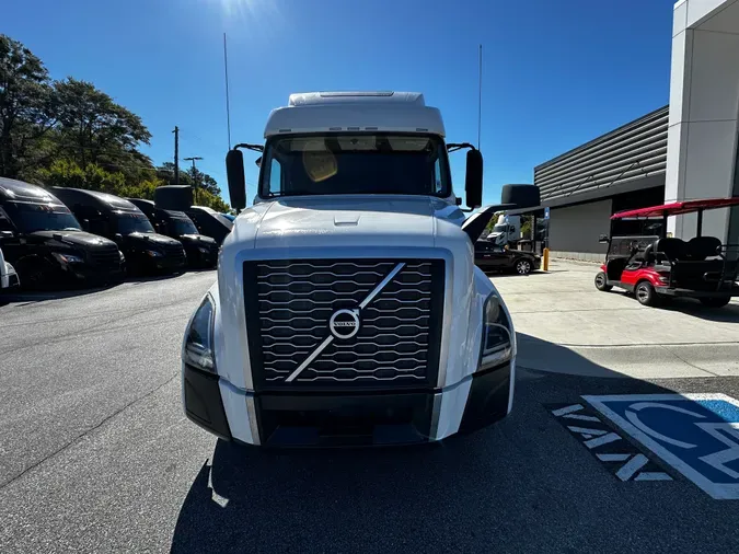 2022 Volvo VNL64T860