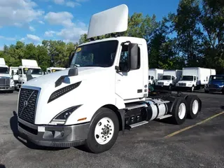 2019 VOLVO VNL64T-300