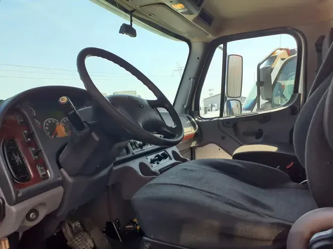 2018 FREIGHTLINER/MERCEDES M2 106