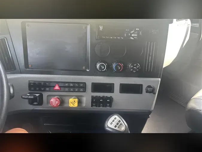 2021 FREIGHTLINER CA126